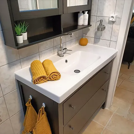 Your Home Away - Fully Equipped Private Apartment With Terrace Apartment *